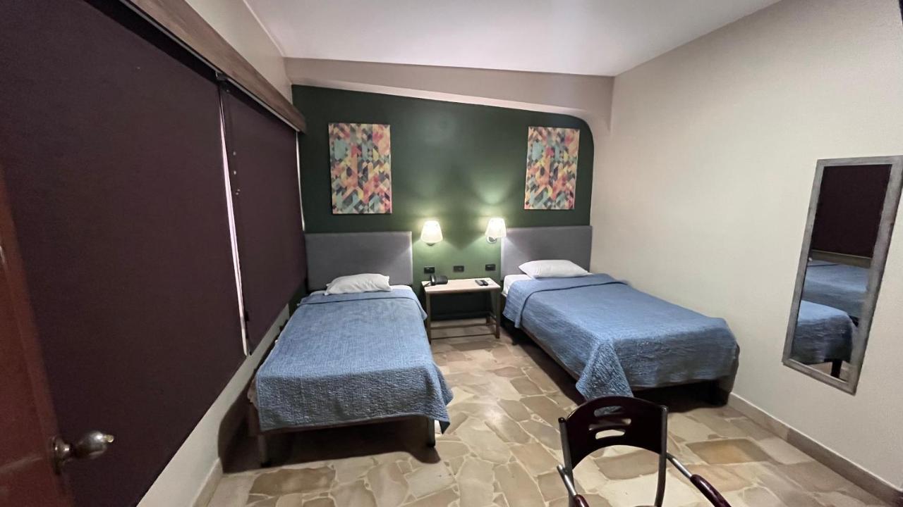 Varadero Internacional 3* Guayaquil
